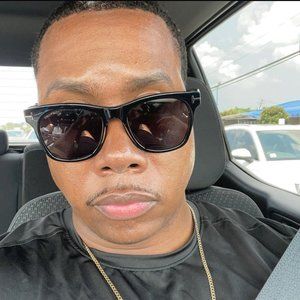 Meet your Posher, Elliott